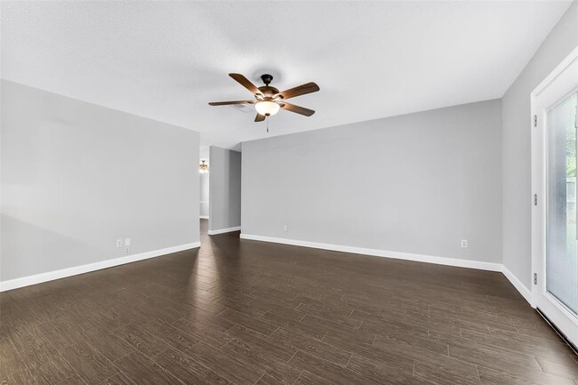 Building Photo - 206 Ron Cir