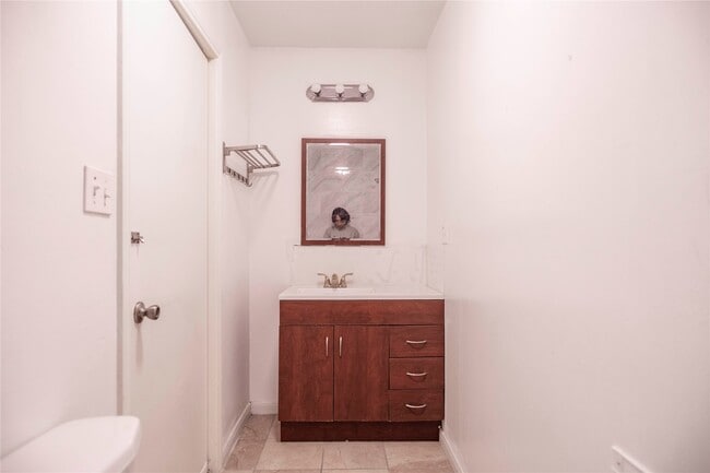 Building Photo - 8819 Hazen St