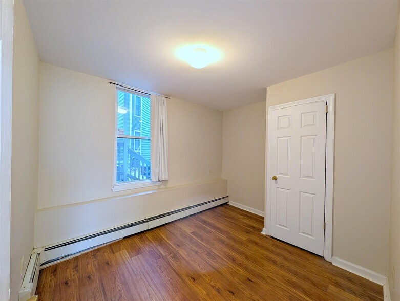 Building Photo - 288 Prospect St