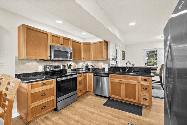 Building Photo - 12 Sylvan Dr