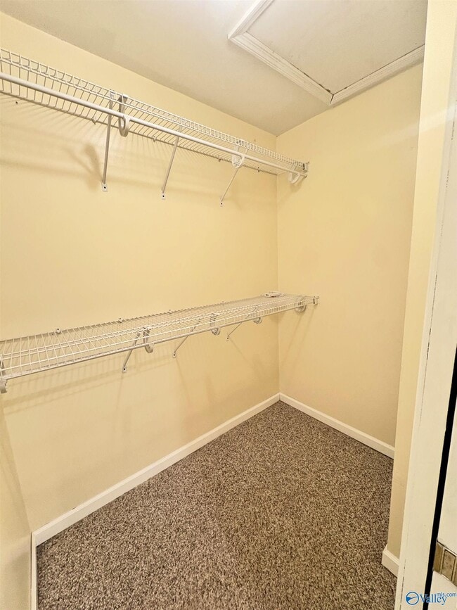 Building Photo - 2117 Mythewood Dr SW