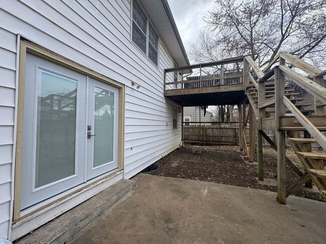 Building Photo - Spacious 1/2 Duplex in Great Waldo Area