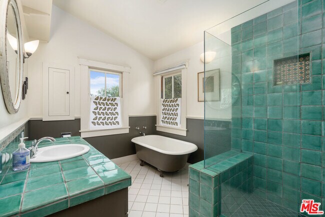 Building Photo - 740 Marco Pl