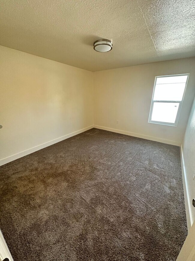 Building Photo - Zepeda-PM-020-0109-3862