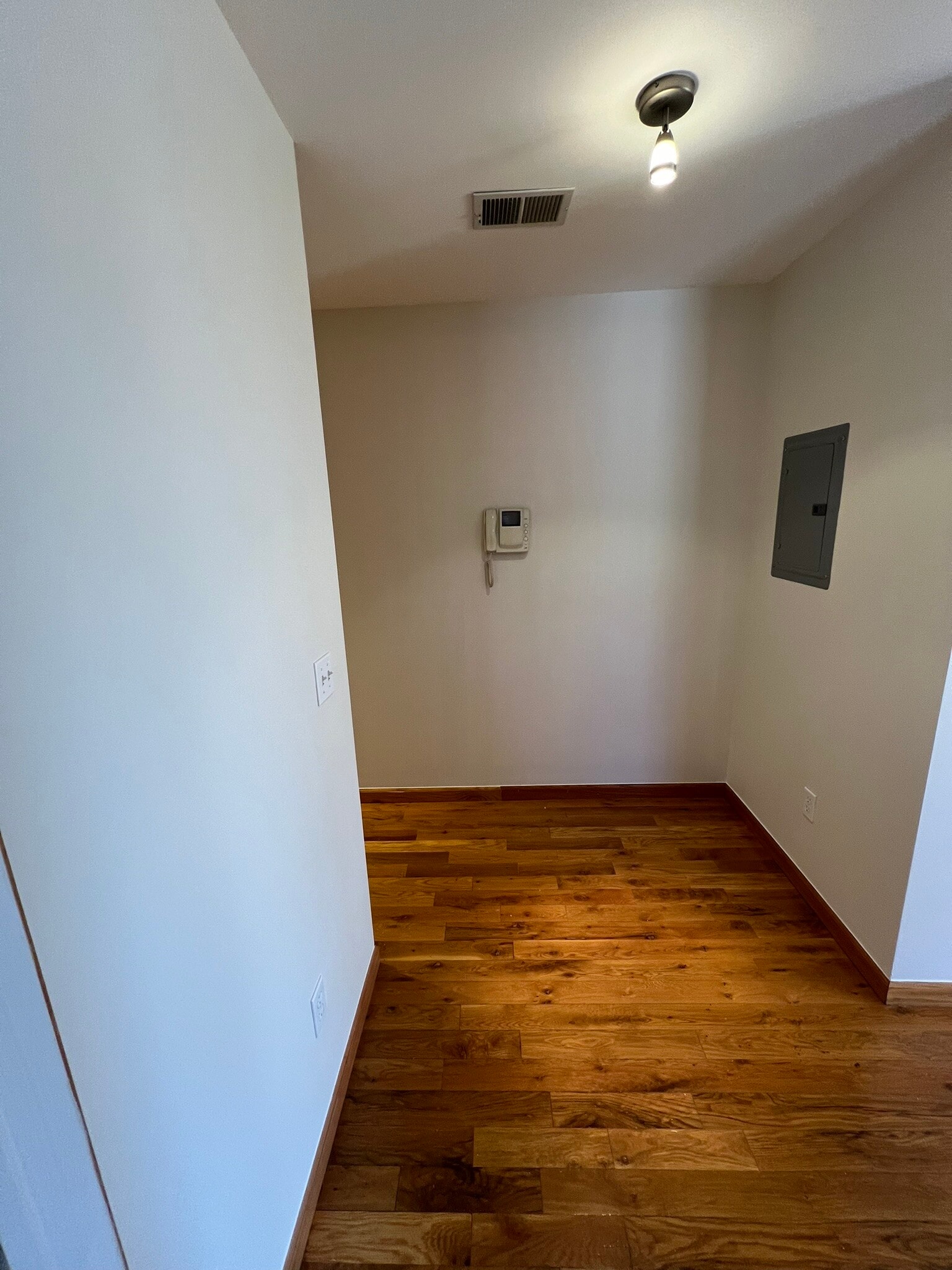 Building Photo - 358 Summer Ave