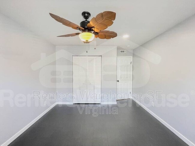 Building Photo - 2325 Sea Shell Rd