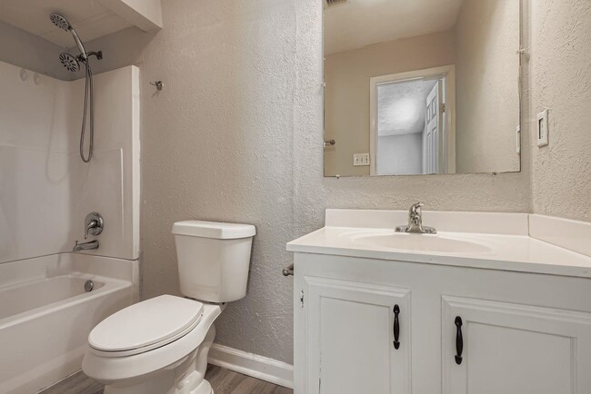 Building Photo - 226 Tara Plantation Dr