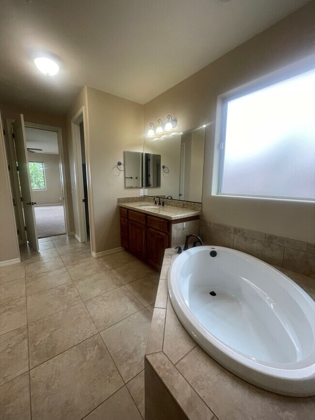 Building Photo - 1611 Cloudstone Dr