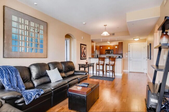 Building Photo - 9021 E Dry Creek Rd