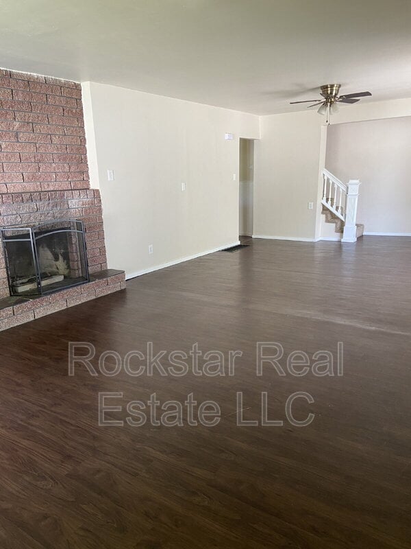 Building Photo - 4235.5 E Hartson Ave