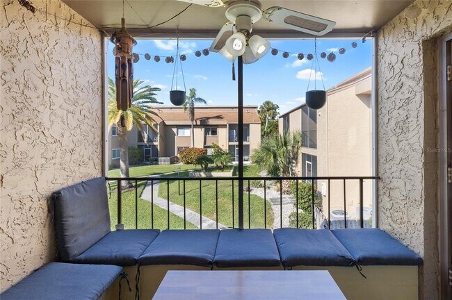 Building Photo - 1579 Greenlea Dr