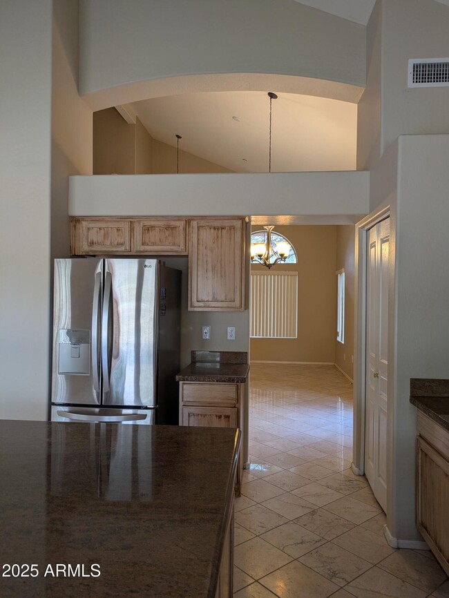 Building Photo - 10399 E Hillery Dr