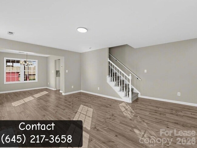 Building Photo - 3003 Hawick Commons Dr