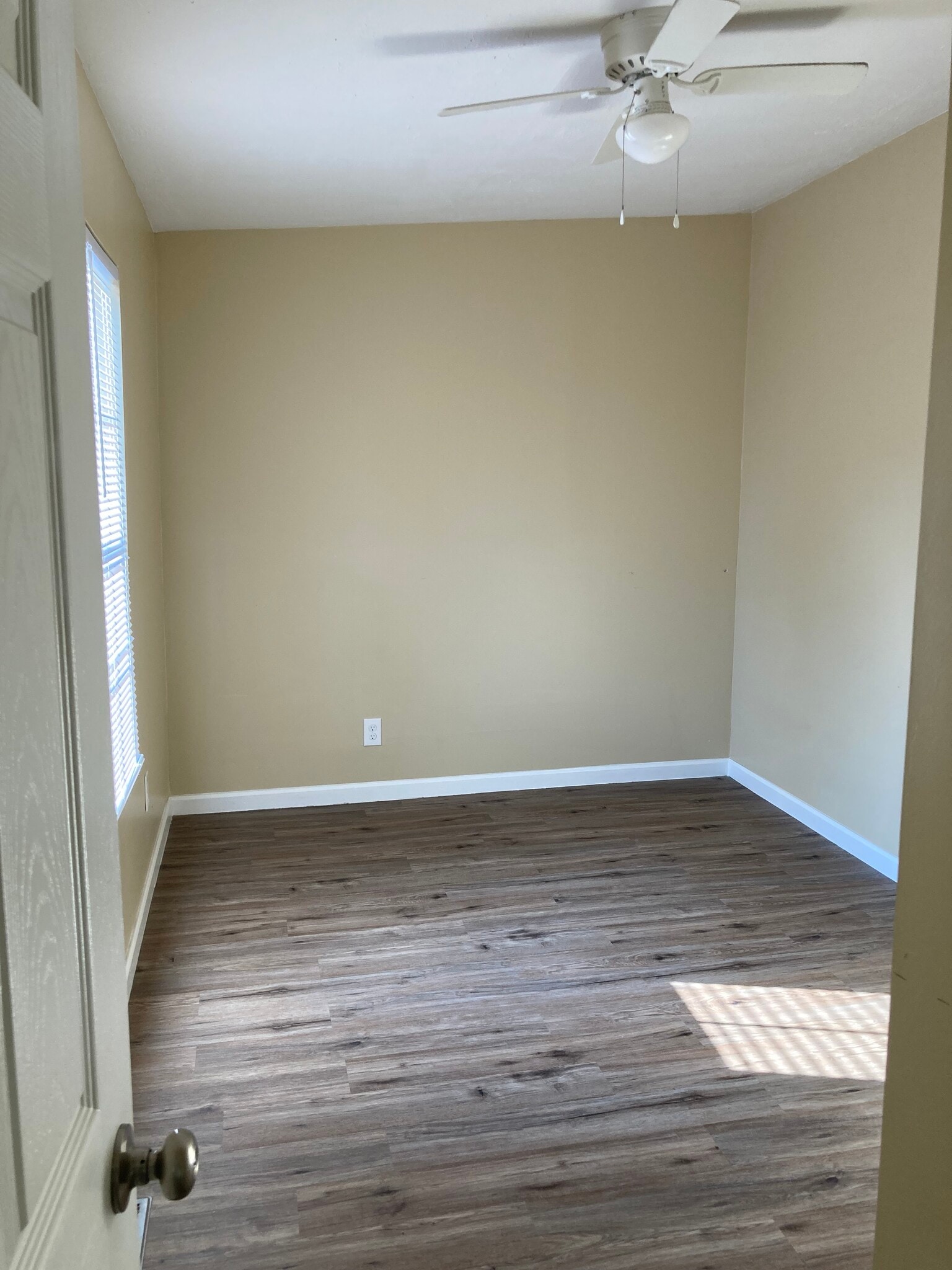 Building Photo - 300 Glade Springs Rd