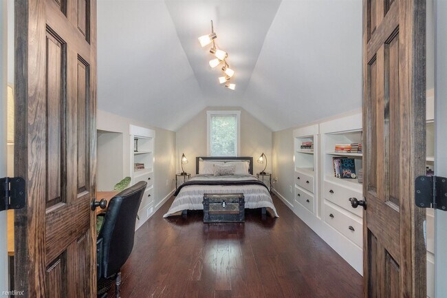 Primary Photo - 4 br, 2 bath House - 809 Hillcrest Drive