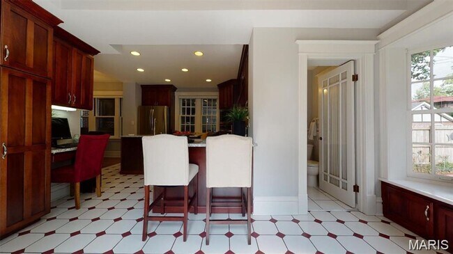 Building Photo - Charming home in the Heart of University City.