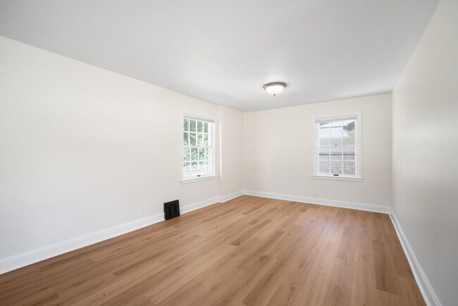 Building Photo - 8104 N 44th St
