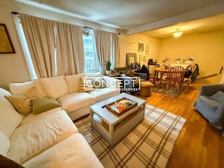 Building Photo - 22 Murdock St