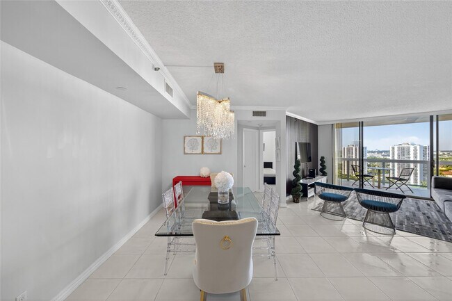 Building Photo - 20185 E Country Club Dr