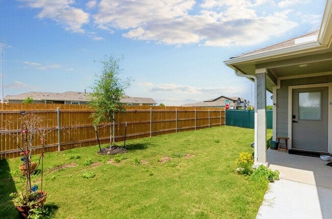 Building Photo - Spacious 4-Bedroom, 2-Bathroom Single Family Home in Austin!