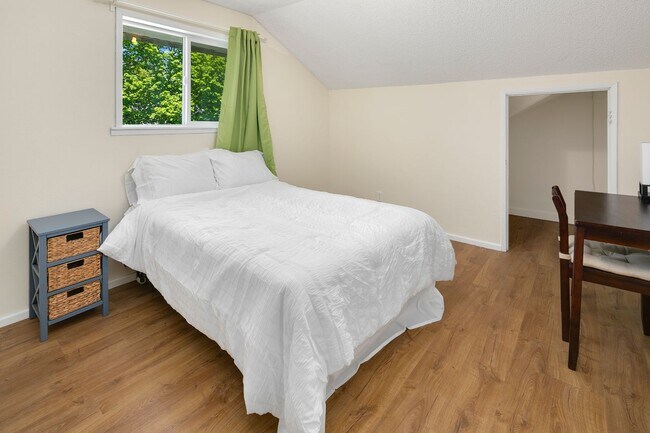 Building Photo - 5646 Ravenna LLC