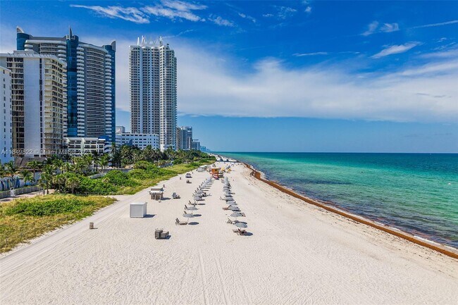Building Photo - 6039 Collins Ave
