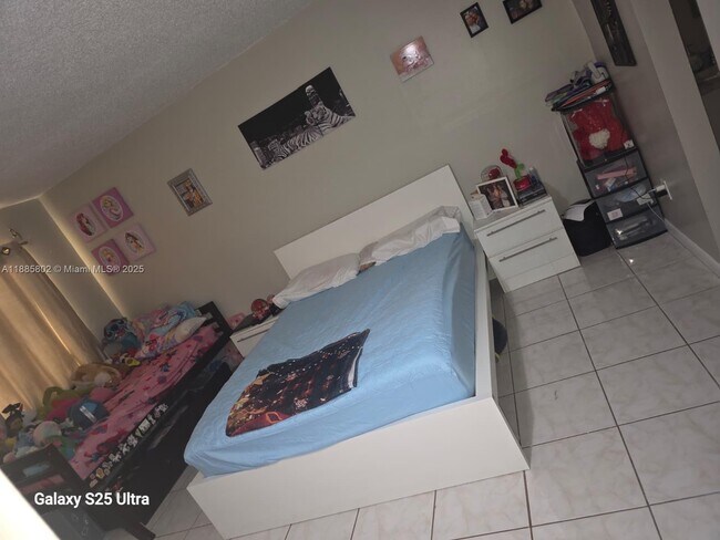 Building Photo - 14850 Naranja Lakes Blvd