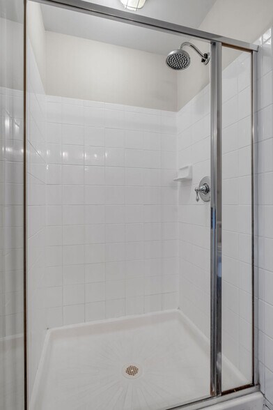 Master Walk in Shower - 1803 Broadway