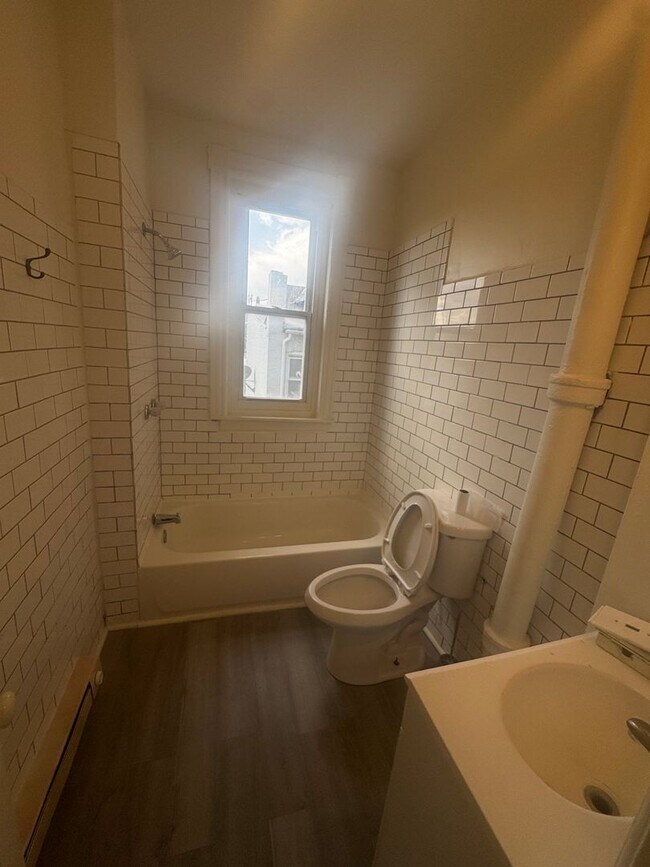 Building Photo - 222 N 12th St