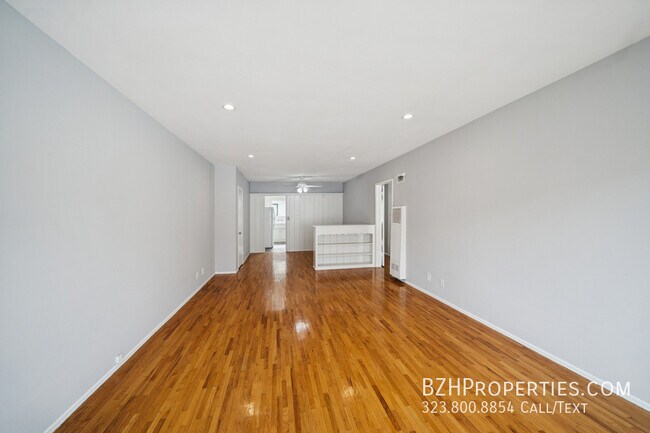 Primary Photo - 5307 Vantage Ave