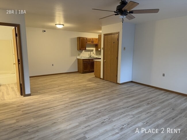 Building Photo - 1733 Hemlock Dr