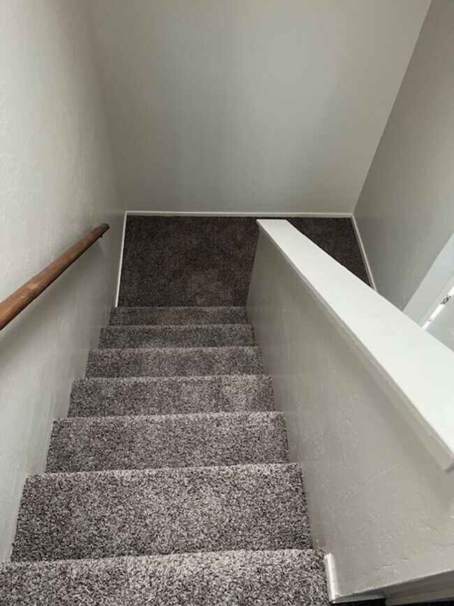 Building Photo - SH6012C