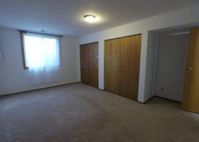 Building Photo - 3526 N Newton Ave