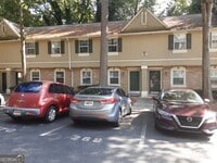 Building Photo - 6900 Roswell Rd