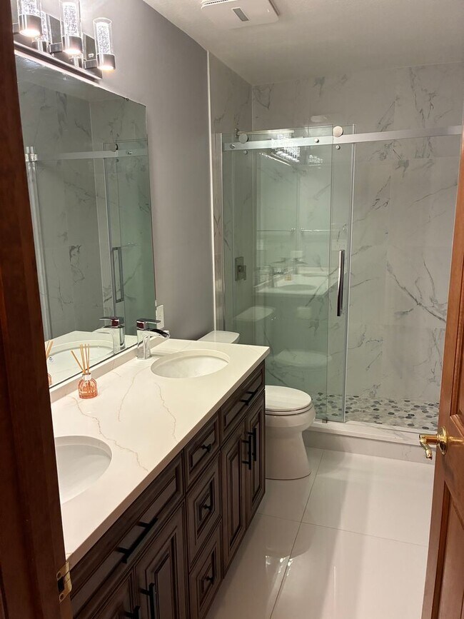 Building Photo - Magnificent 5-Bedroom Private Estate in Butler, PA