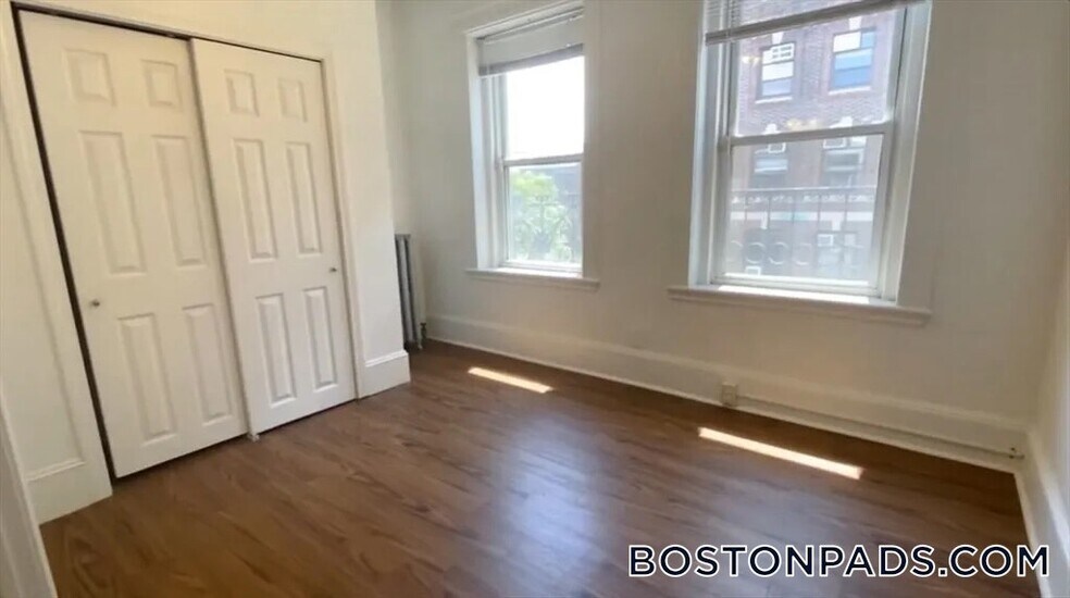 Building Photo - 64 Hemenway St