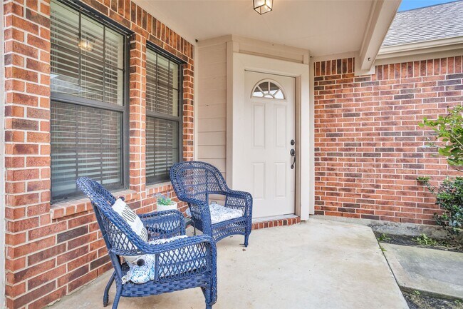 Building Photo - 119 Golfview Ct