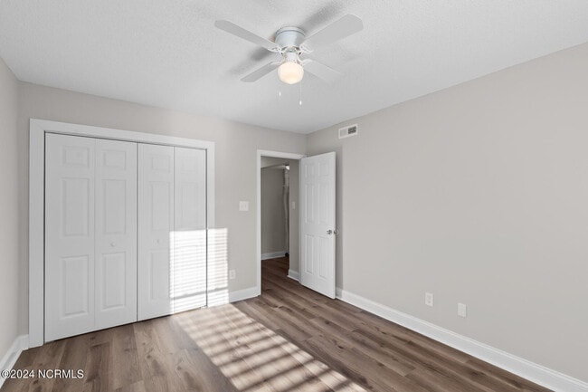Building Photo - 135 Twinwood Dr