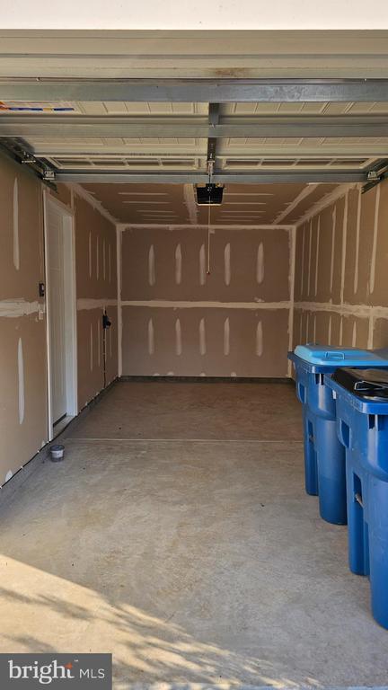 Building Photo - 2055 Rivers Dr