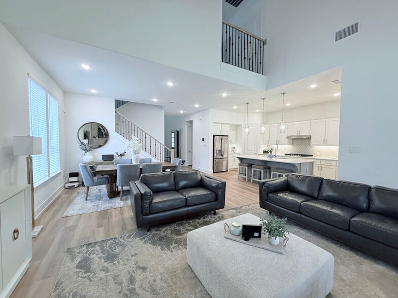 Building Photo - 1712 Homestead Way