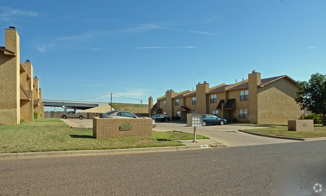 Building Photo - EDGEMERE SQUARE TOWNHOUSES