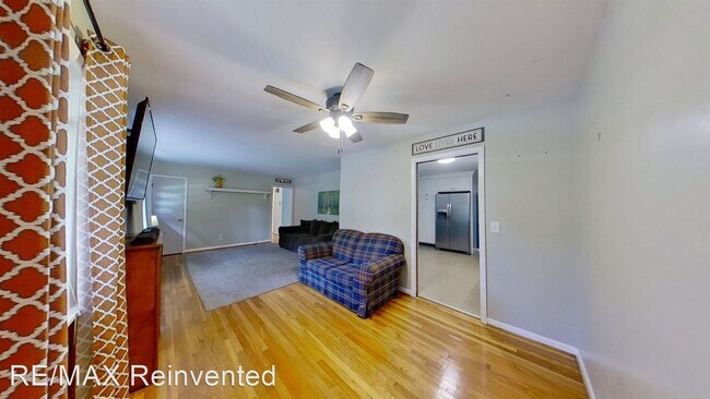 Building Photo - 3 br, 1.5 bath House - 1009 Seymour Dr.