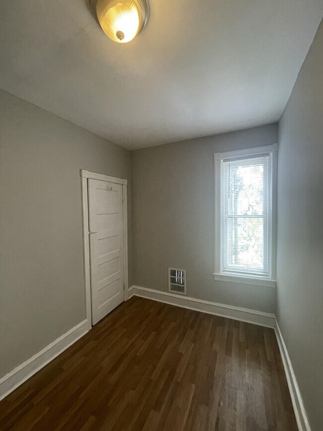 Building Photo - 2828 W Clementine St