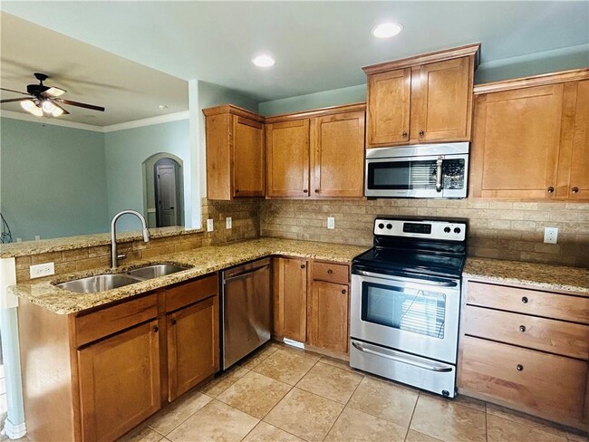 Building Photo - 1209 SW Eventide St