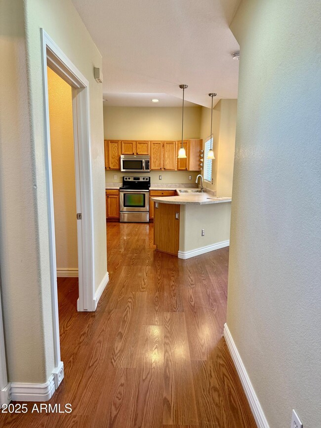Building Photo - 15825 N Hidden Valley Ln
