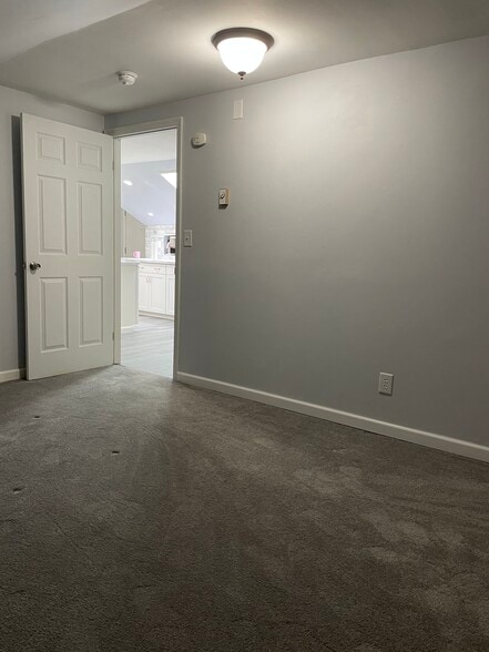 Building Photo - 20 Cosman Dr