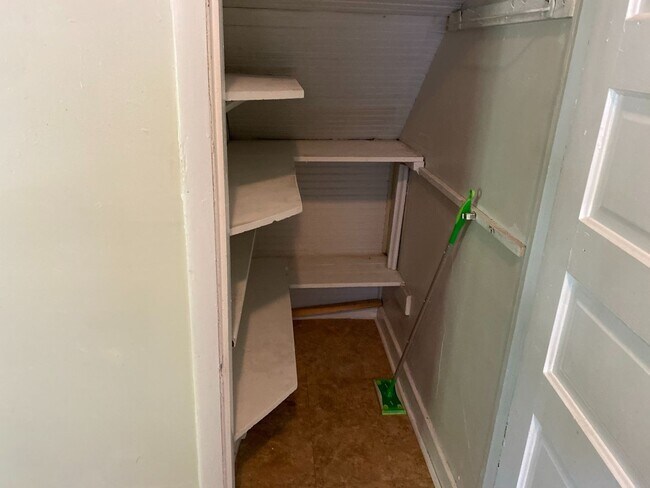 Building Photo - 339 Park Ave