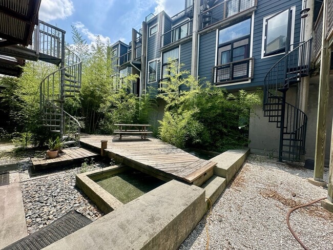 Building Photo - 2 Bed | 1.5 Bath | Starland