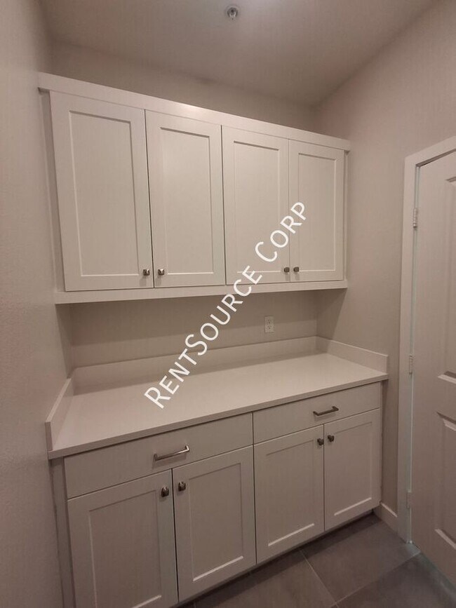 Building Photo - 27231 W Coyote Bush Ct