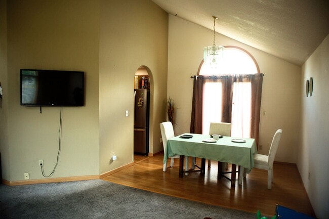 Building Photo - 3012 SE 157th Ave